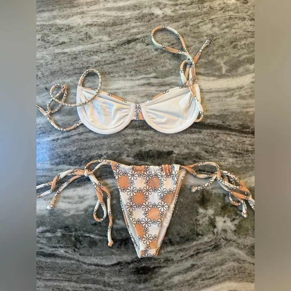 Frankie’s Bikini Tia Terry Set -Nude Daisy